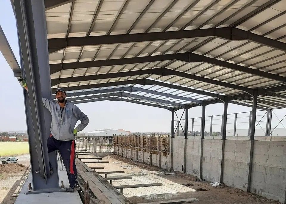 تصميم داخلي لمستودع باستخدام ساندويتش بانل