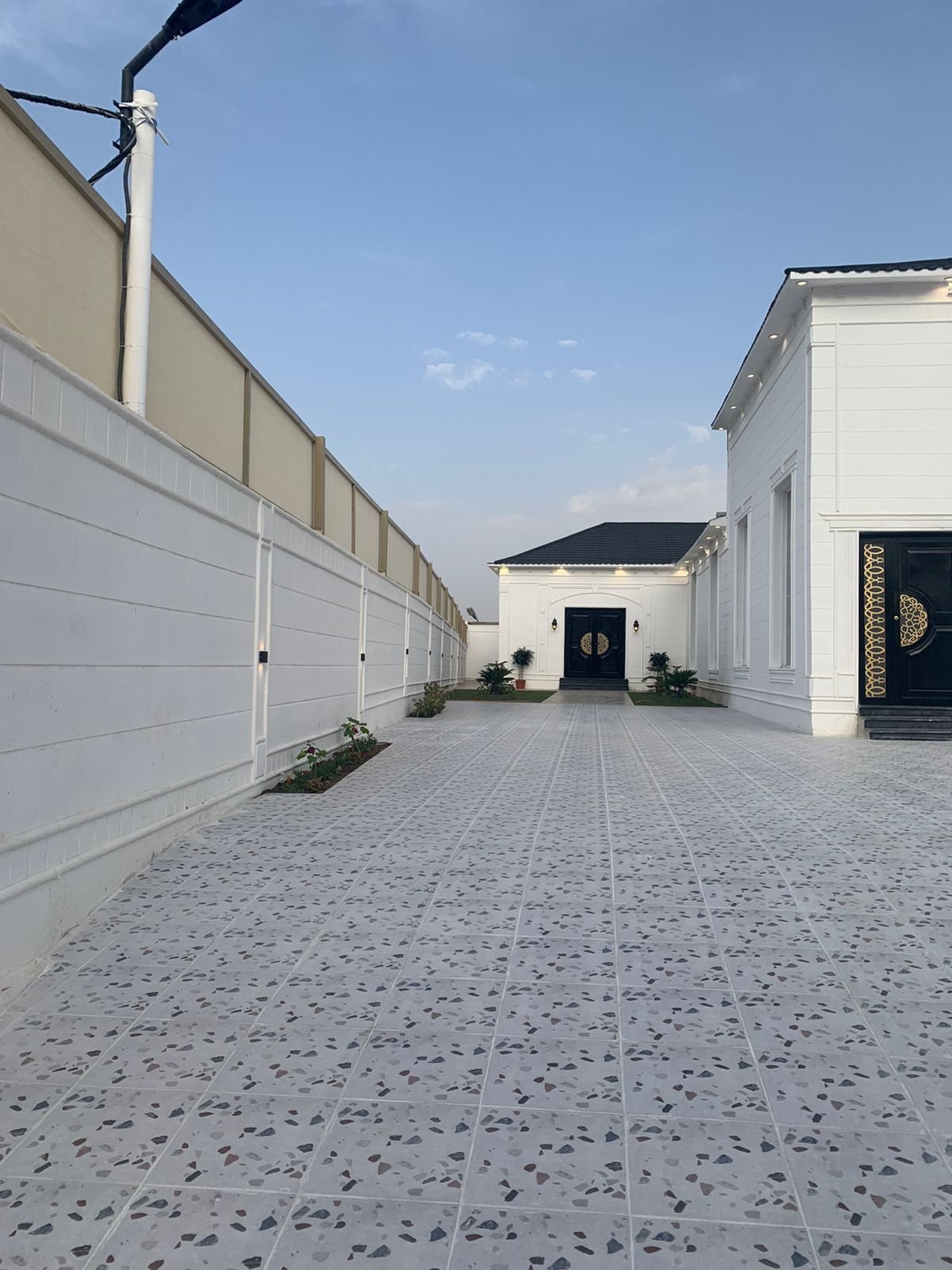 مبنى سكني مكتمل من تنفيذ شركة مقاولات سعودية